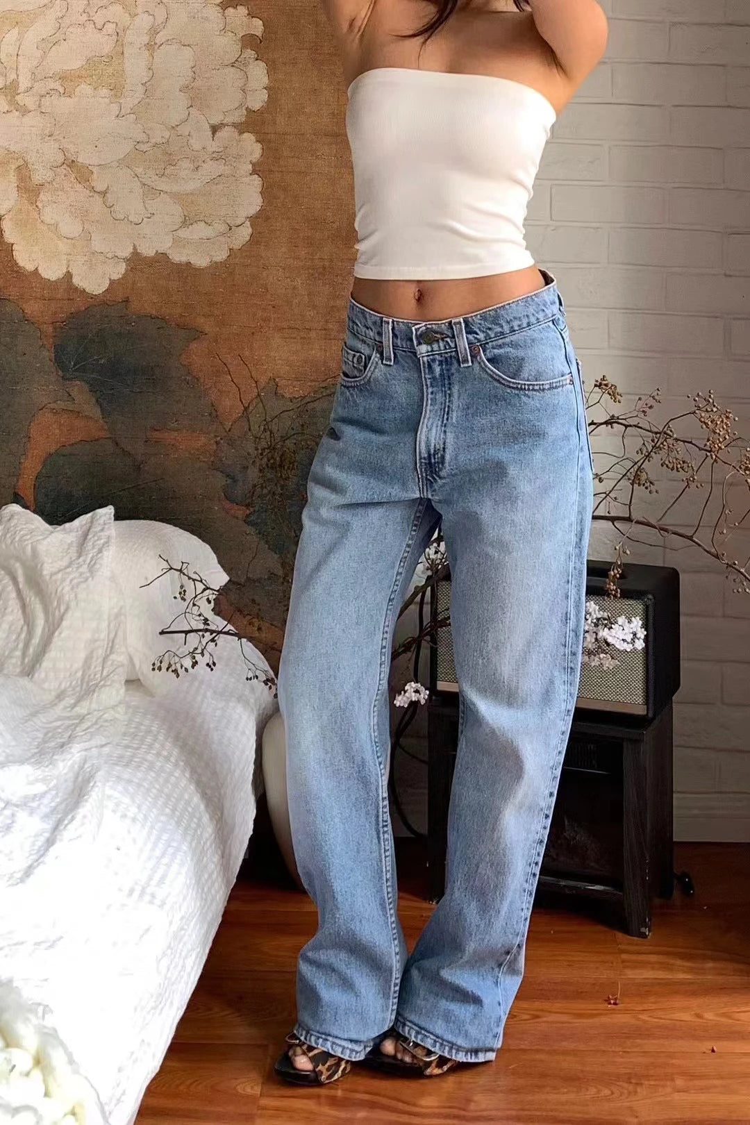 Jeans azules de cintura media y pierna recta